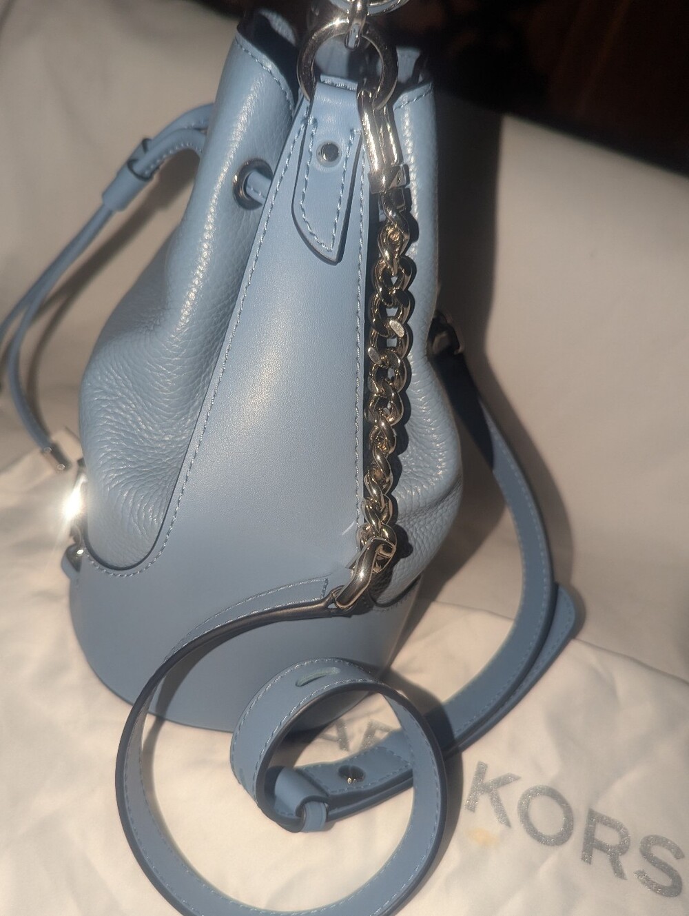 Michael Kors Devon Blue Leather Drawstring Bucket Bag With Silver Hardware - Picture 6 of 12